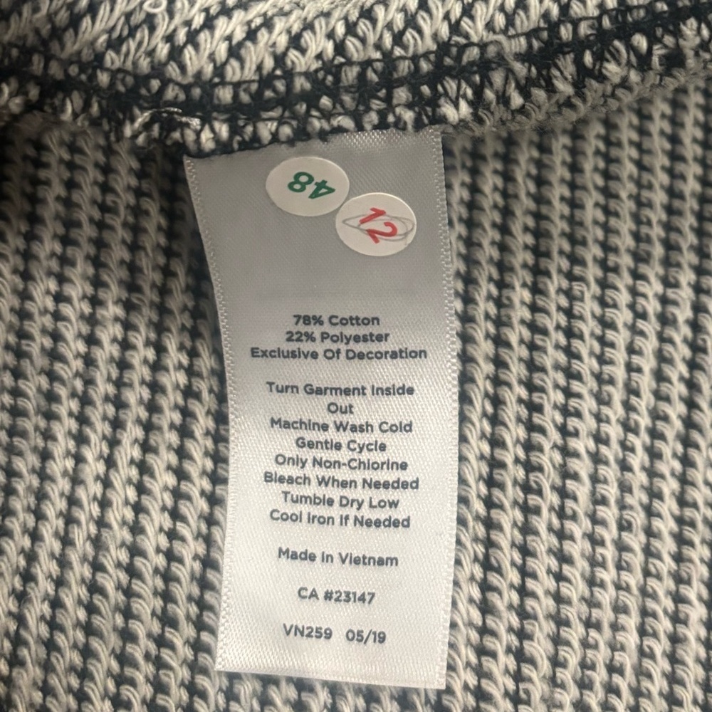 T by Talbots Sweater Vest
Black/White Sleeveless Knit
Womens Medium Petite - Picture 8 of 11